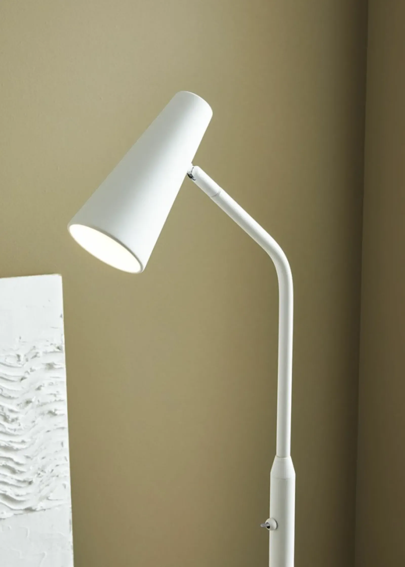 Sklep Kaja Biała lampa podłogowa z regulowanym kloszem 108205 | Kaja Oświetlenie* Tradycyjne Lampy Podłogowe