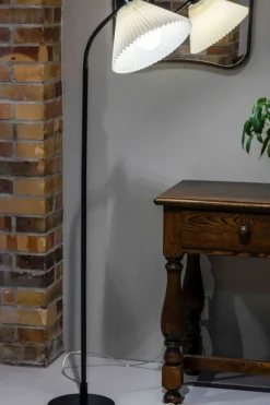 Sklep Kaja Czarna lampa podłogowa z ozdobnym abażurem 108568 z serii MIRA | Kaja* Lampy Podłogowe Z Abażurem