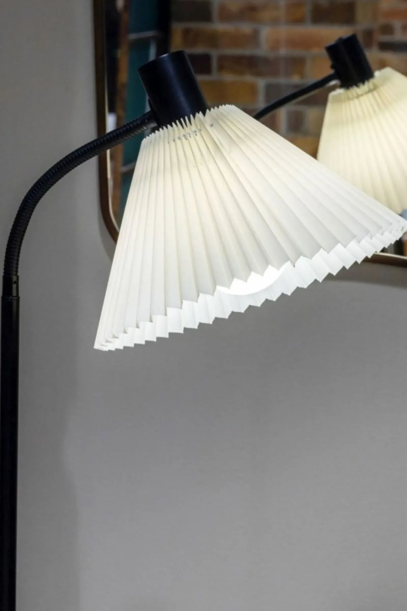 Sklep Kaja Czarna lampa podłogowa z ozdobnym abażurem 108568 z serii MIRA | Kaja* Lampy Podłogowe Z Abażurem