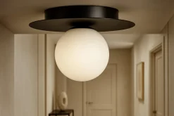 Sklep Kaja Czarna lampa sufitowa z białym kloszem ⌀10 cm K-5438 z serii ROBIN* Plafony Klasyczne|Plafony
