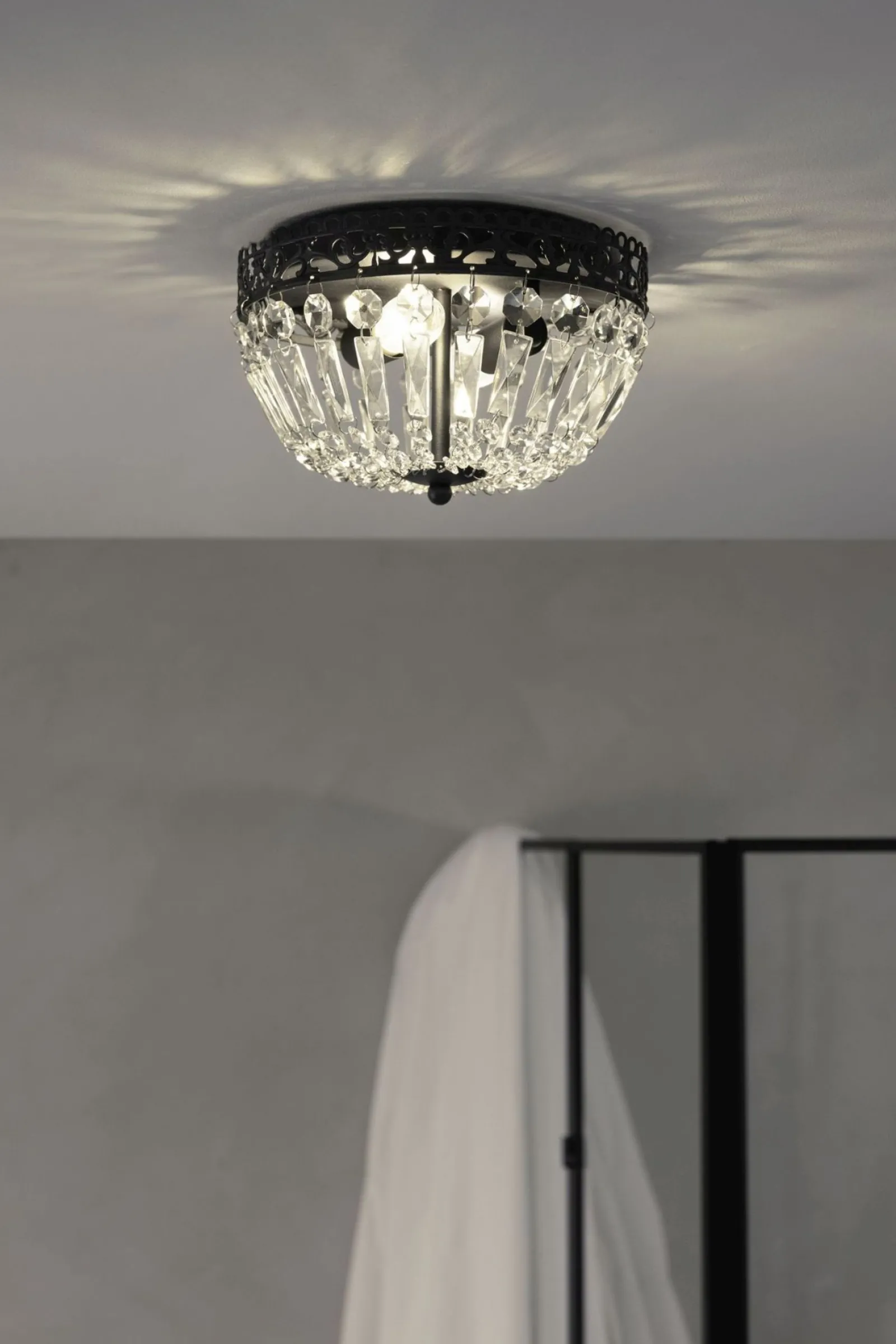 Sklep Kaja Czarna lampa sufitowa z kloszem z kryształków 108598 z serii ETIENNE* Plafony Nowoczesne