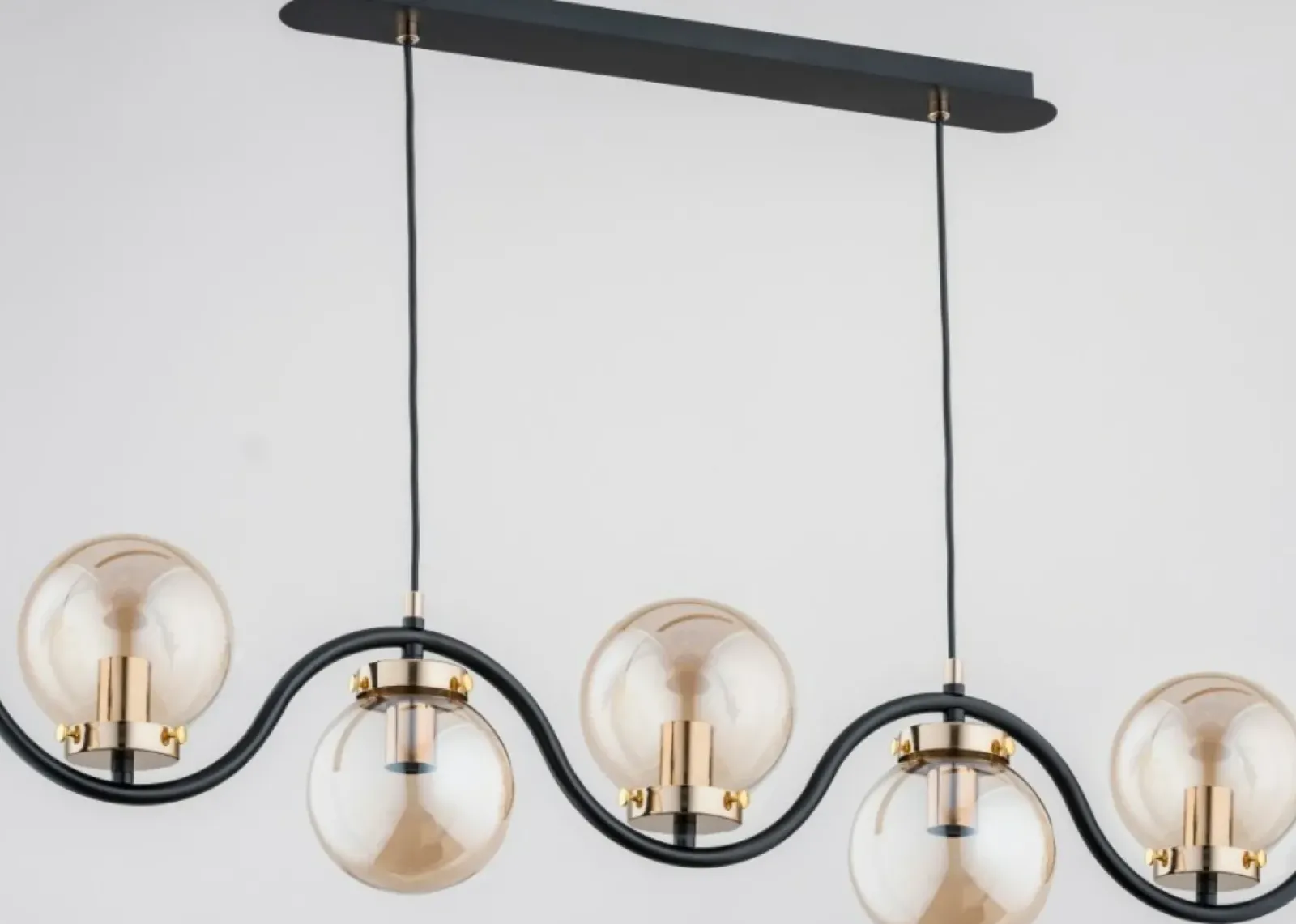 Sklep Kaja Czarno-złota lampa wisząca o finezyjnym kształcie AL 62155 | Kaja Fashion
