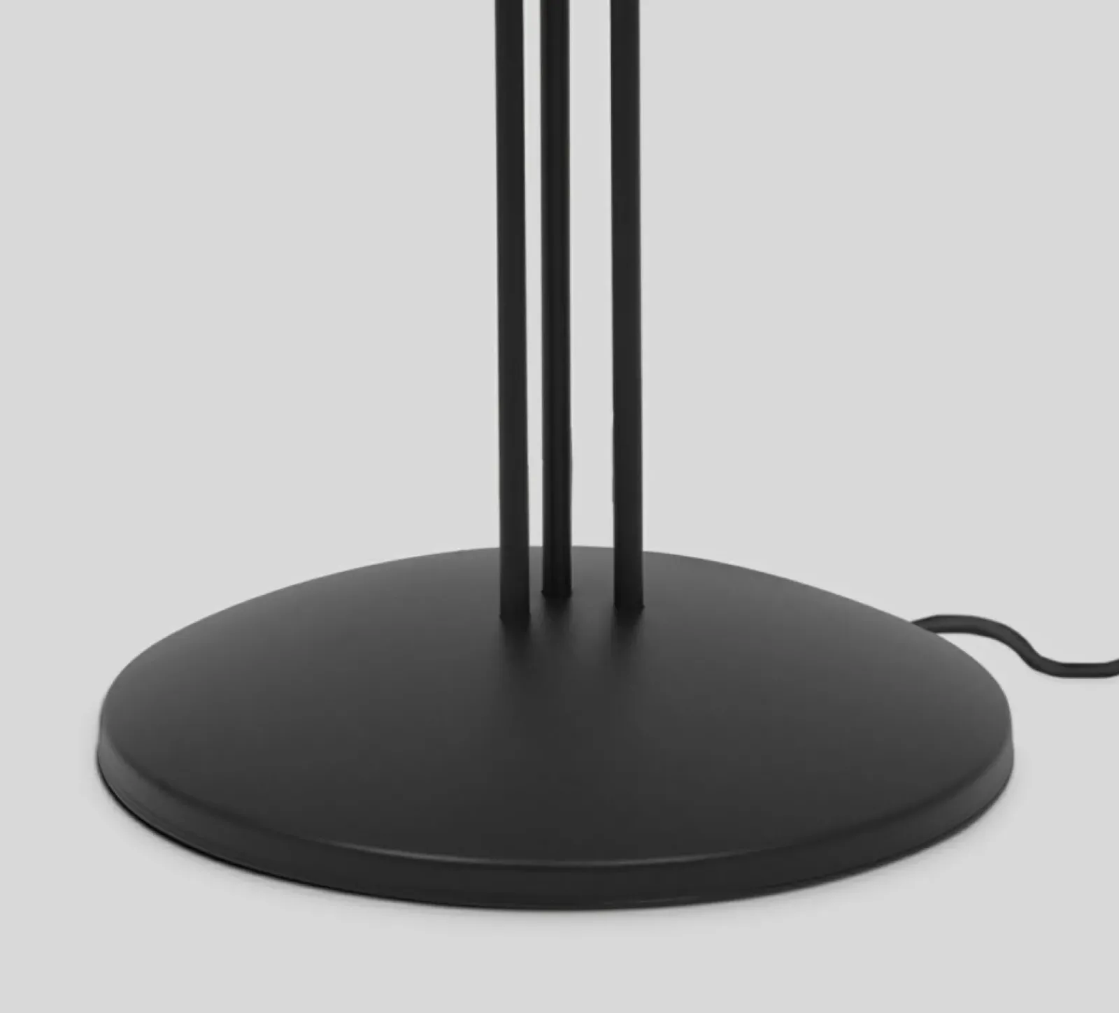 Sklep Kaja Dekoracyjna lampa podłogowa z białymi kloszami K-5188 z serii BELLA* Tradycyjne Lampy Podłogowe|Lampy Podłogowe