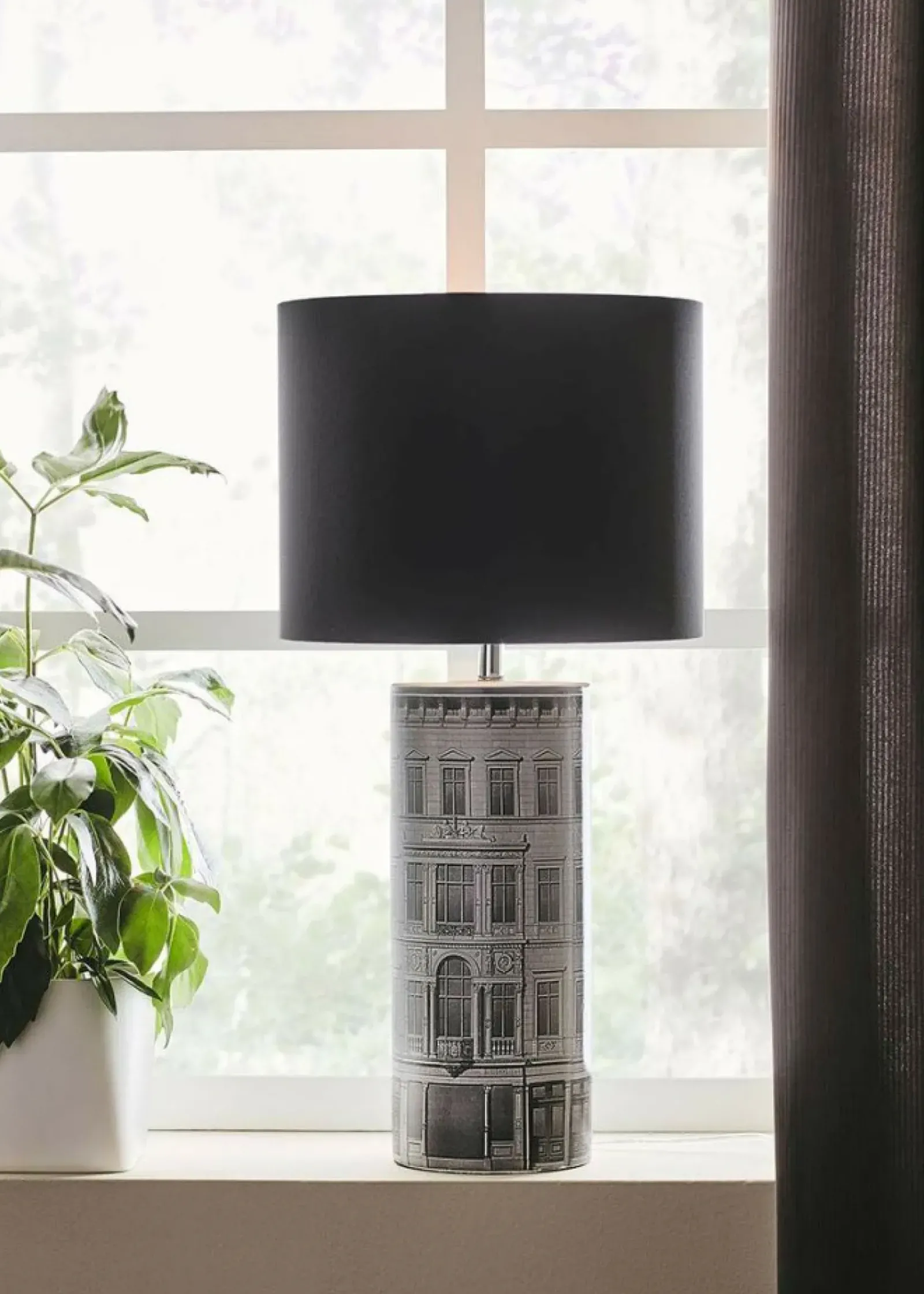 Sklep Kaja Dekoracyjna lampa stołowa z rysunkiem miasta 108103 | Kaja Oświetlenie* Lampki Stołowe Z Abażurem|Tradycyjne Lampki Stołowe