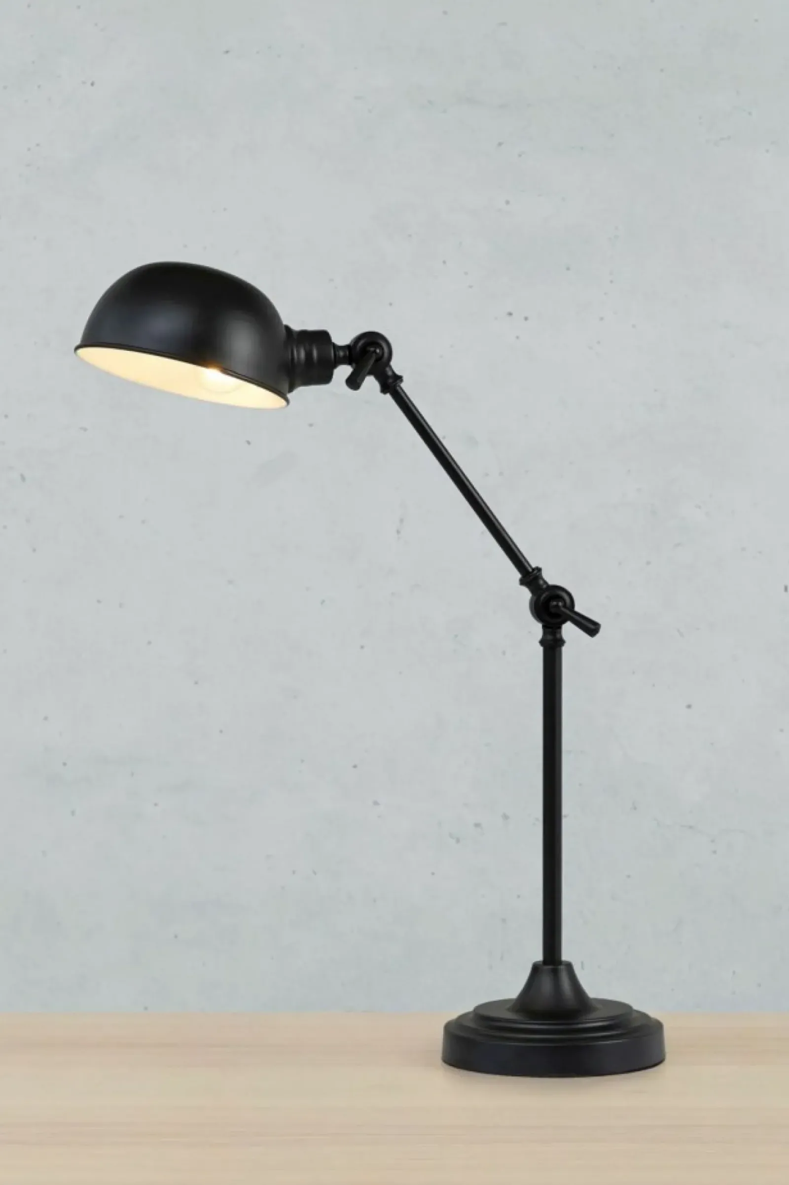 Sklep Kaja Designerska, czarna lampka do stylowego biura 108584 z serii PORTLAND* Lampki Biurkowe