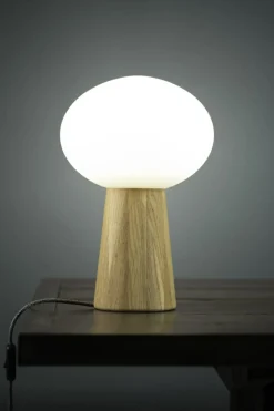 Sklep Kaja Designerska lampka z drewnianą podstawą 108409 z serii PATER | Kaja* Nowoczesne Lampki Stołowe