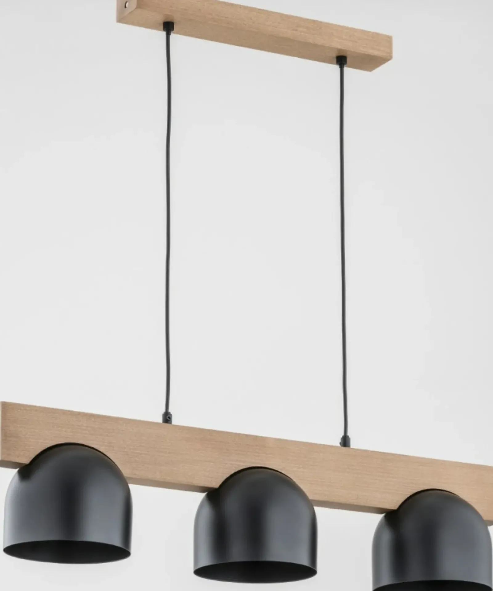 Sklep Kaja Drewniana lampa wisząca z 3 czarnymi kloszami AL 62089 | Kaja Outlet