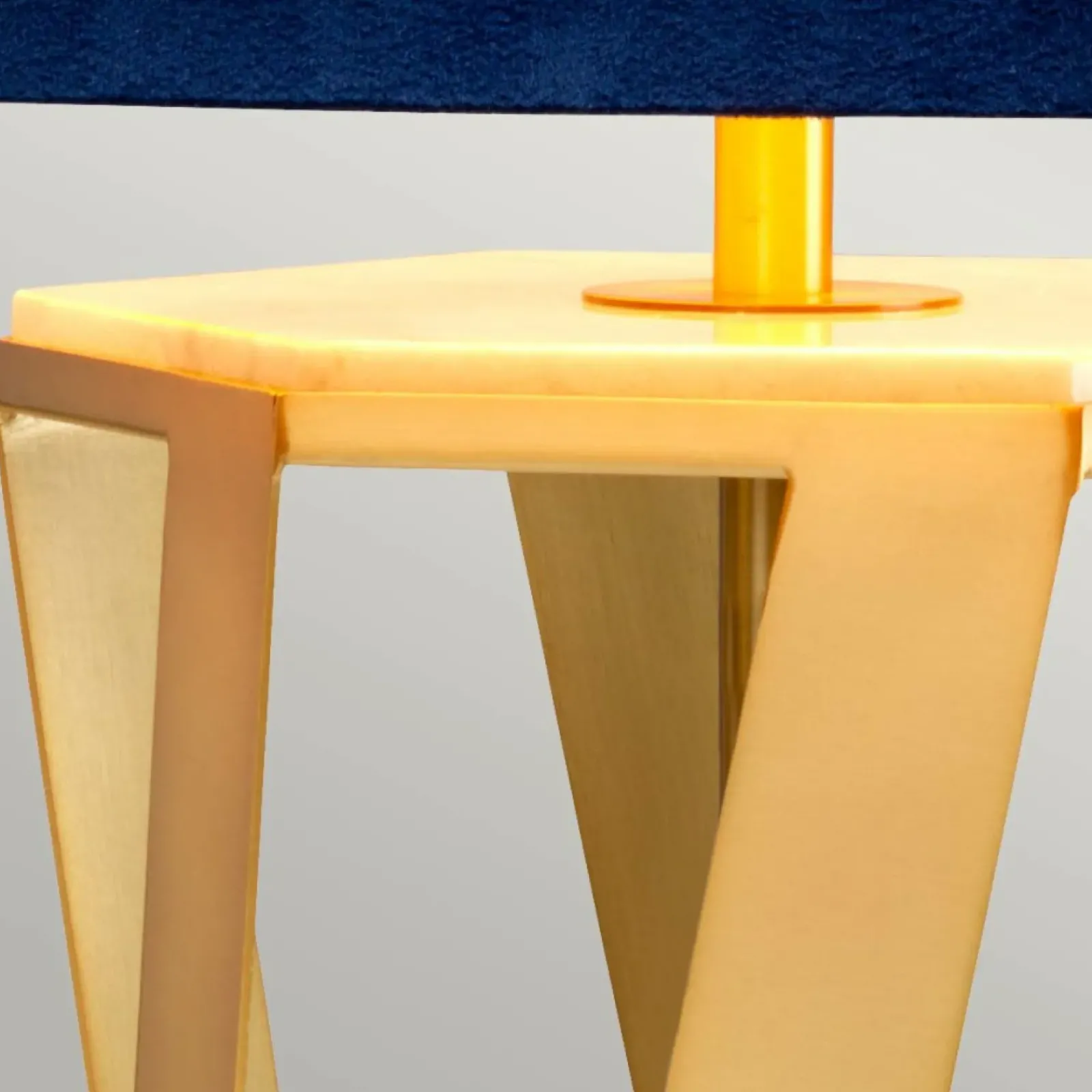 Sklep Kaja Geometryczna, złota lampa stołowa APOLLO-TL z serii APOLLO* Lampki Stołowe Z Abażurem|Tradycyjne Lampki Stołowe