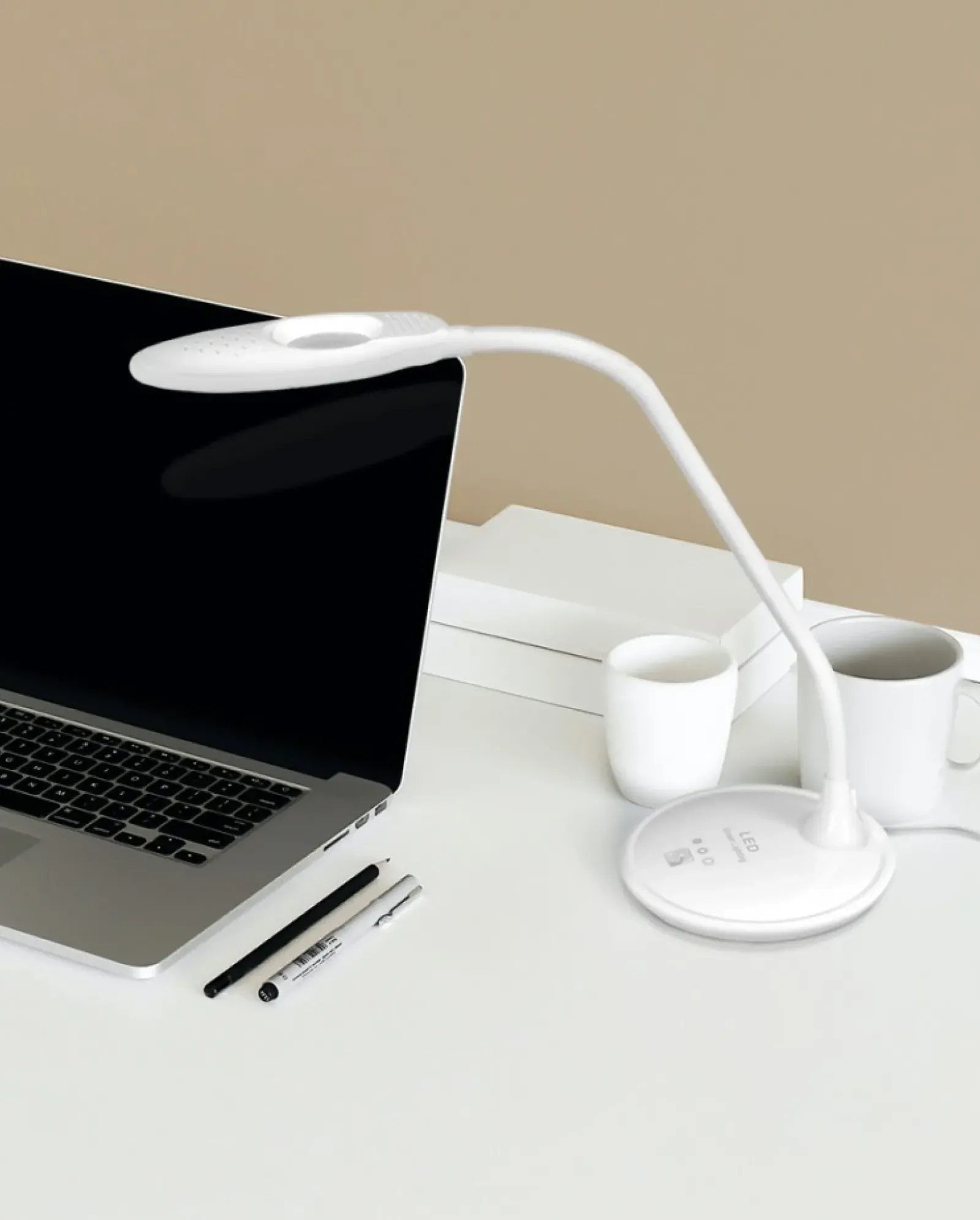 Sklep Kaja Lampka biurkowa z wbudowaną lupą K-BL1208 BIAŁY SOLO | Kaja* Lampki Biurkowe|Lampy Led