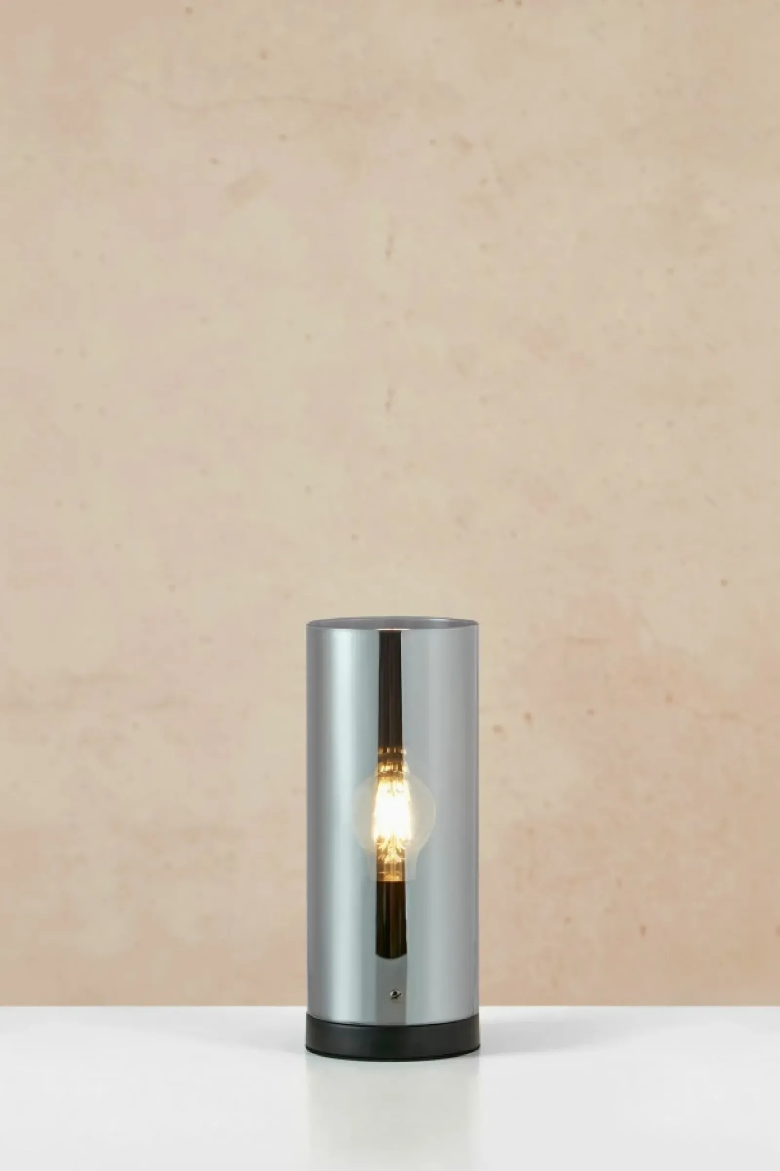 Sklep Kaja Minimalistyczna lampka nocna z dymionym kloszem 108734 POST | Kaja* Nowoczesne Lampki Stołowe