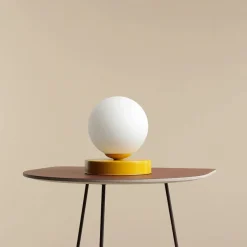 Sklep Kaja Modernistyczna lampka stołowa z kulą 1076B14_S z serii BALL | Kaja* Nowoczesne Lampki Stołowe