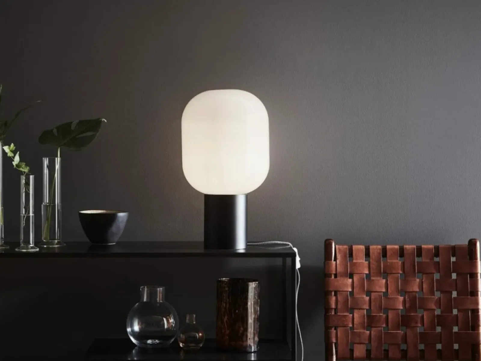 Sklep Kaja Niebanalna lampka nocna z białym kloszem 107482 | Kaja Oświetlenie* Nowoczesne Lampki Stołowe