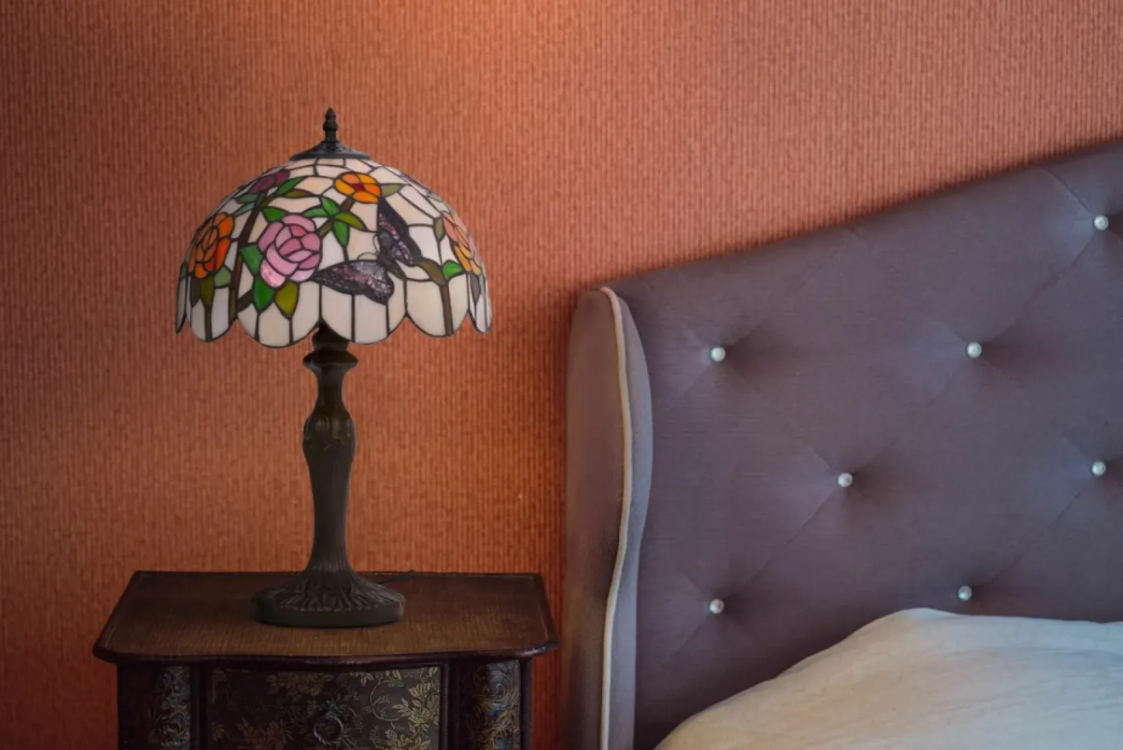 Sklep Kaja Ozdobna lampa stołowa z solidną podstawą K-G12835 z serii ROSE* Tradycyjne Lampki Stołowe|Lampki Stołowe Retro