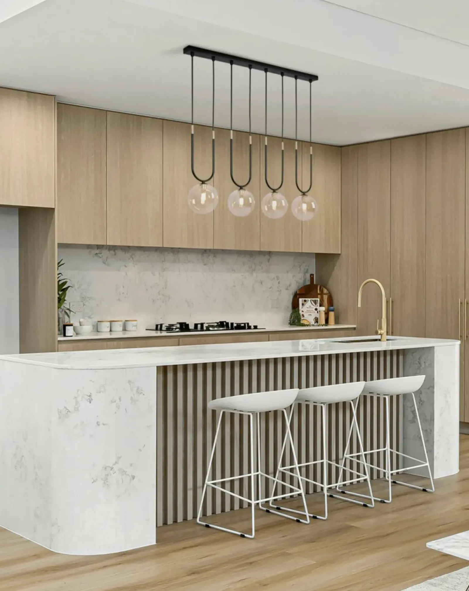 Sklep Kaja Poczwórna lampa wisząca nad wyspę kuchenną K-5597 z serii GOLDI Best