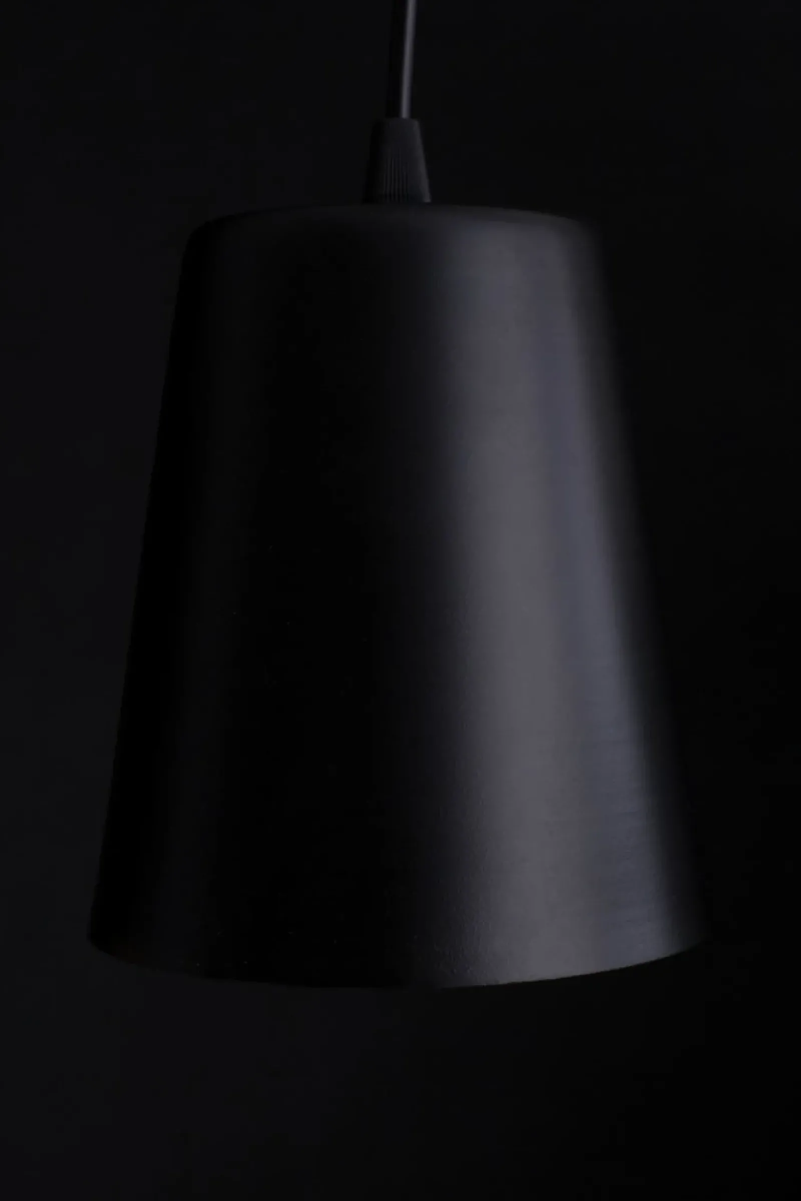 Sklep Kaja Pojedyncza czarno-złota lampa wisząca z kloszem 415/1 | Kaja Fashion