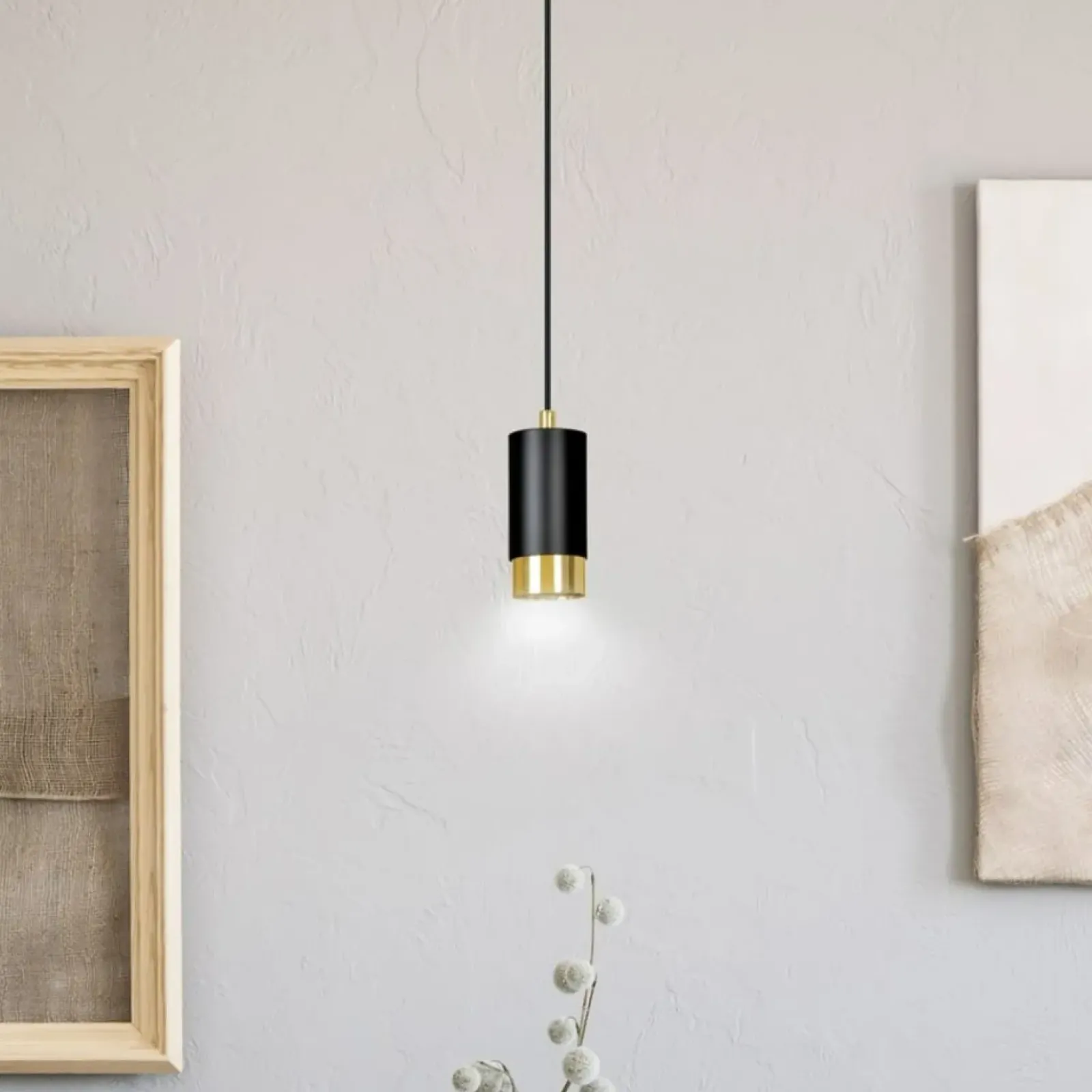 Sklep Kaja Pojedyncza lampa wisząca ze złotym zdobieniem 817/1 | Kaja Oświetlenie Sale