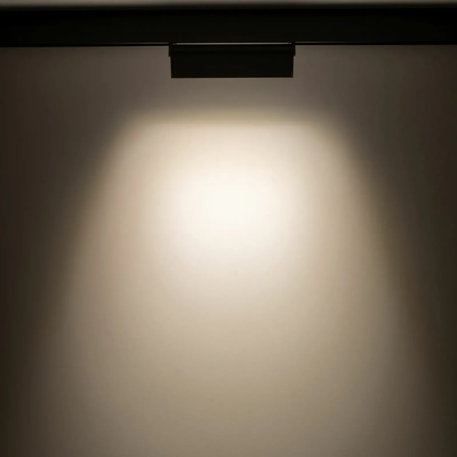 Sklep Kaja Ruchoma lampa do szyny magnetycznej 10145 LVM FOCUS OUT LED | Kaja* Szynoprzewody Podtynkowe|Szynoprzewody Natynkowe