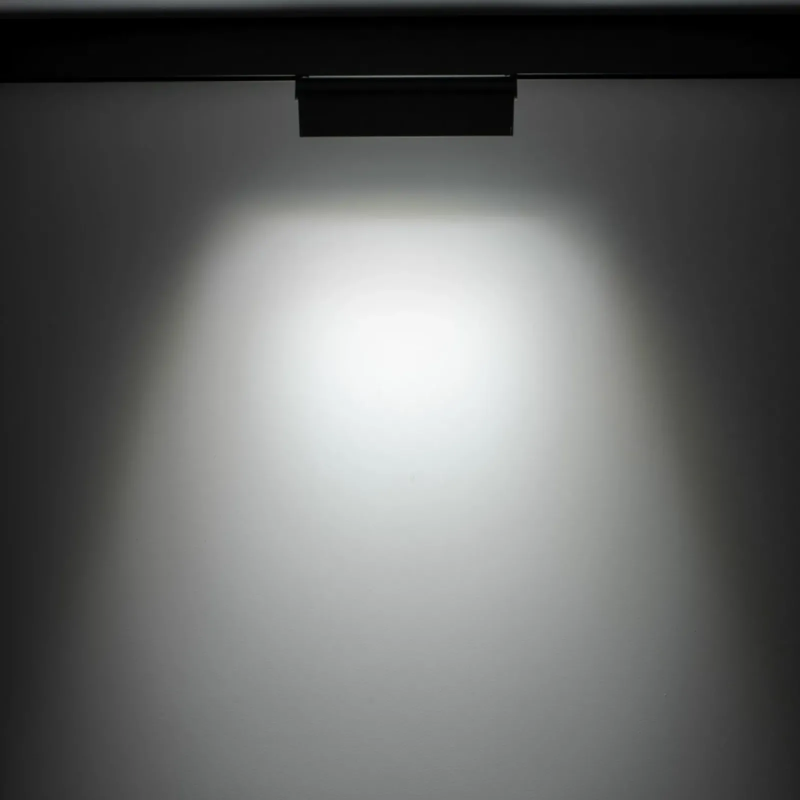 Sklep Kaja Ruchoma lampa do szyny magnetycznej 1F 10646 LVM FOCUS OUT LED | Kaja* Szynoprzewody Podtynkowe|Szynoprzewody Natynkowe
