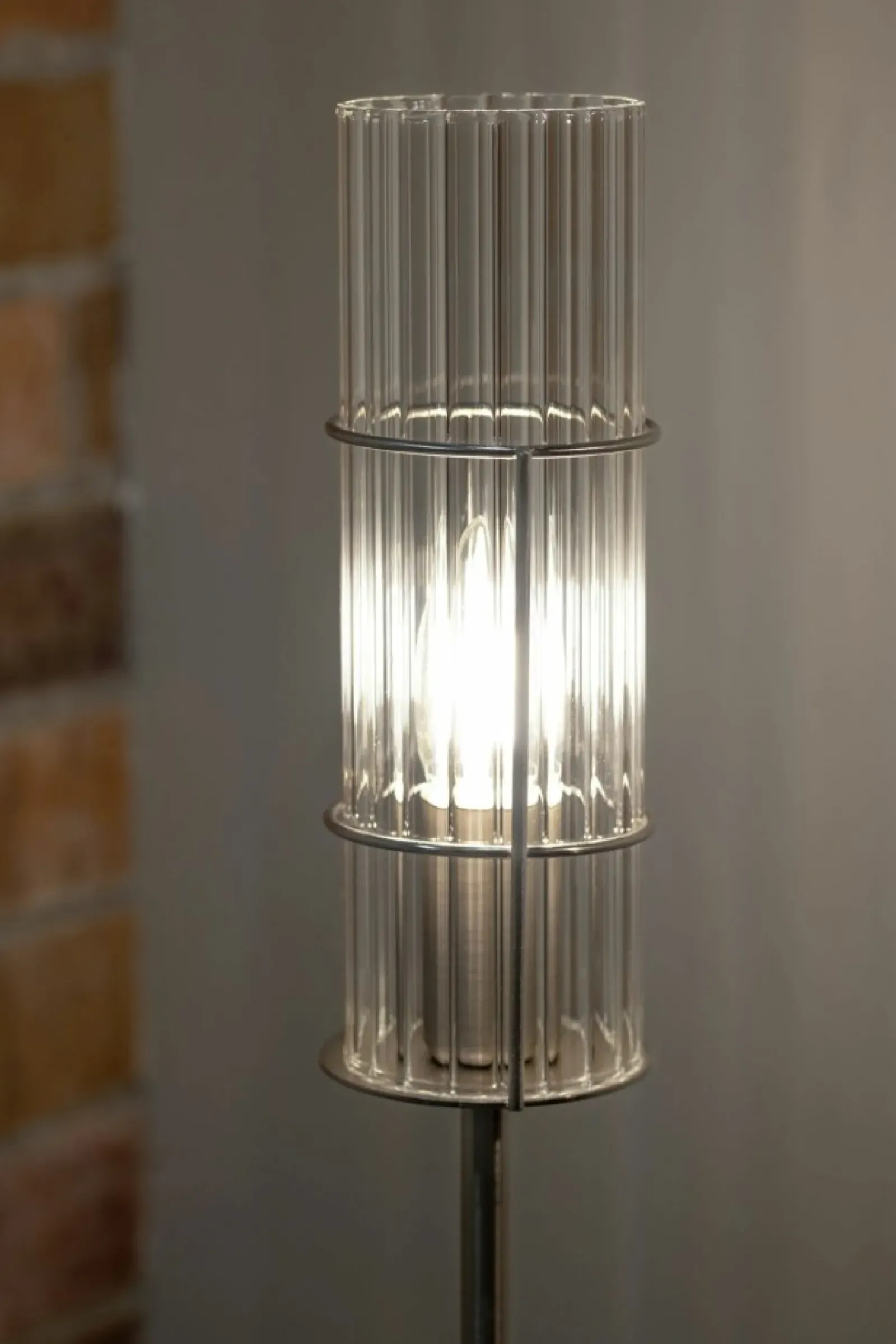 Sklep Kaja Smukła, minimalistyczna lampka stołowa do salonu 108557 z serii TUBO* Nowoczesne Lampki Stołowe