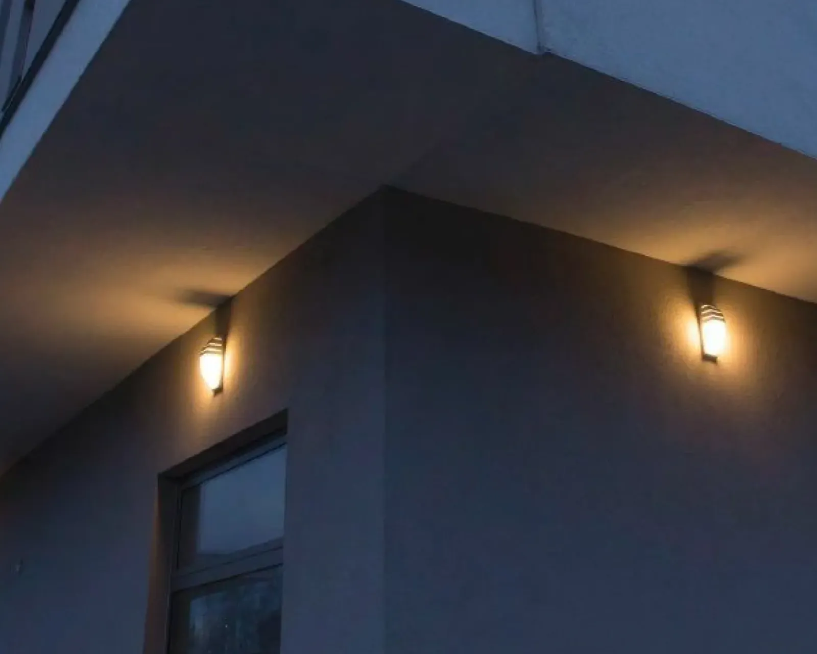 Sklep Kaja Srebrna lampa elewacyjna, gwint E27 1836 AL z serii CITY | Kaja Oświetlenie* Kinkiety Ogrodowe