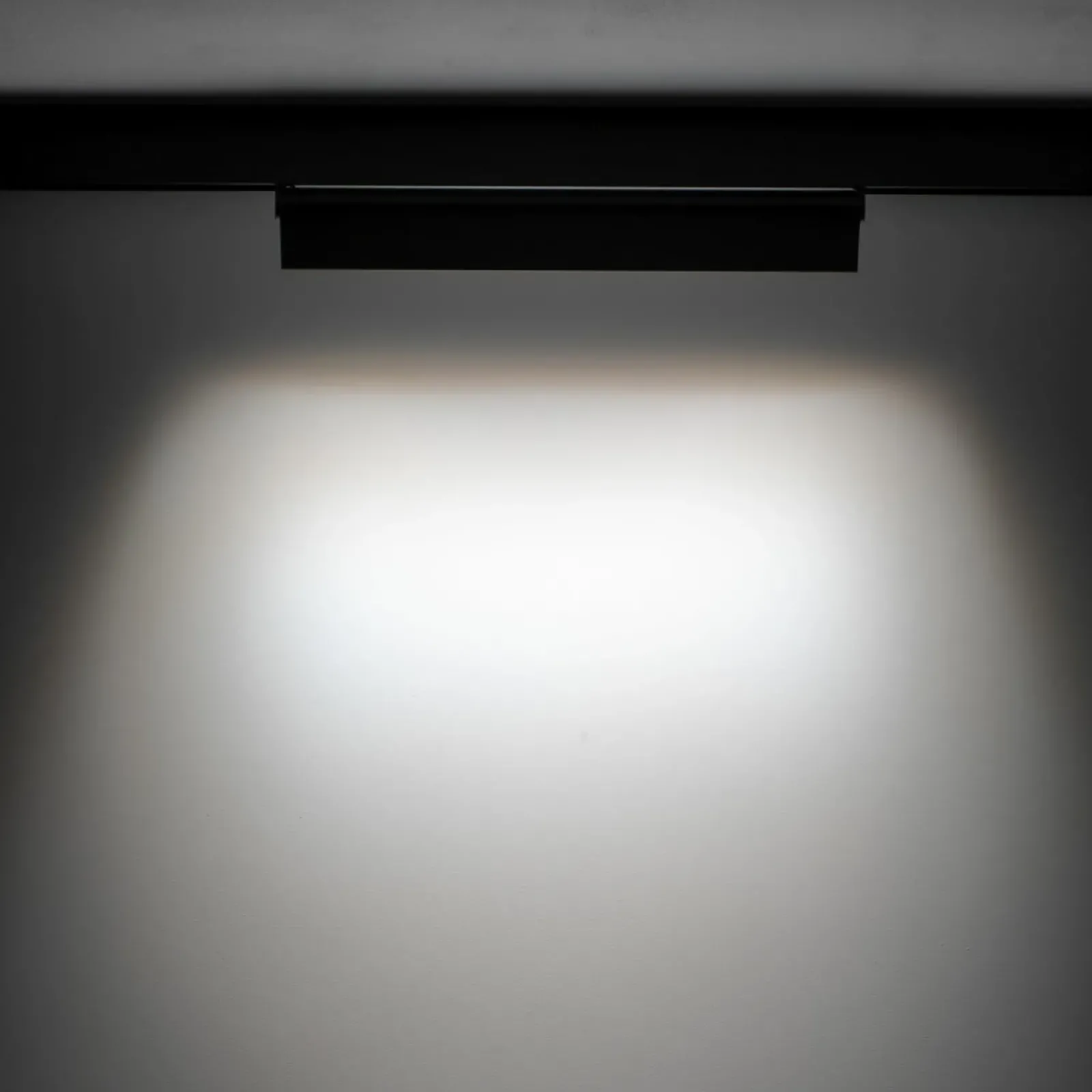 Sklep Kaja Szeroka lampa do szyny magnetycznej 1F 10645 LVM FOCUS OUT LED | Kaja* Szynoprzewody Podtynkowe|Szynoprzewody Natynkowe