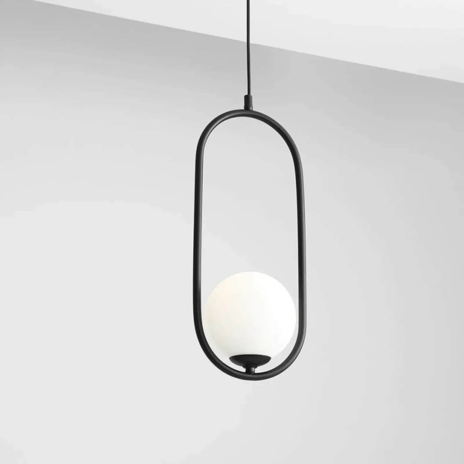 Sklep Kaja Żyrandol nowoczesny czarny z białym kloszem 1086G1 RIVA | Kaja Zadzwońporabattel.783200183(8-16)/mailsklep@kaja.com.pl Store